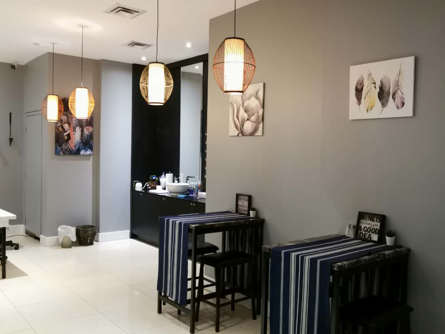 Nail Therapy Station